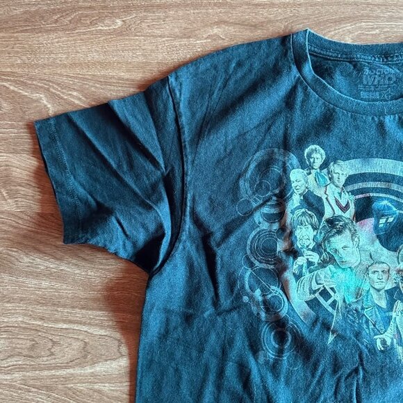 Doctor Who Graphic Tee 2015 Cast Black T-shirt Size L - Picture 3 of 13